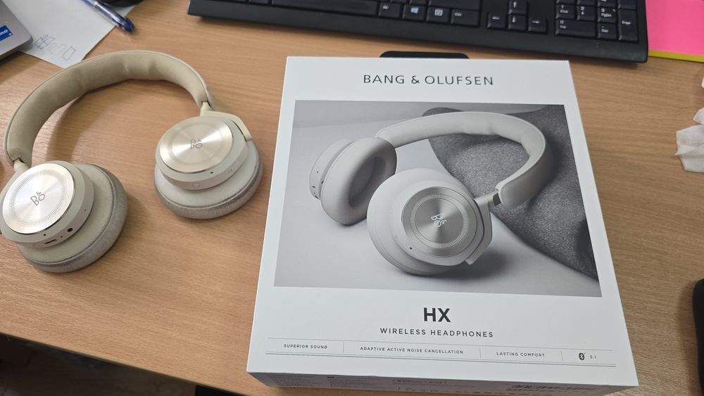 Bang Olufsen beoplay HX