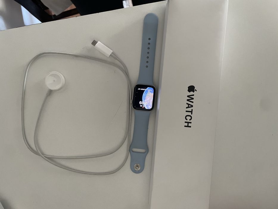 Apple watch SE (2nd gen) 40 mm