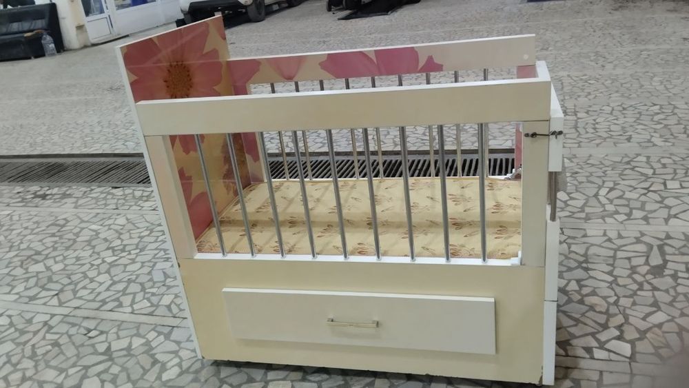 Detskiy kravat sotiladi