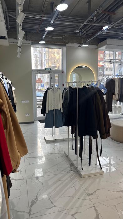 Продаем оборудование для магазина одежды