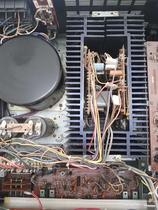 Продавам SONY STR V5