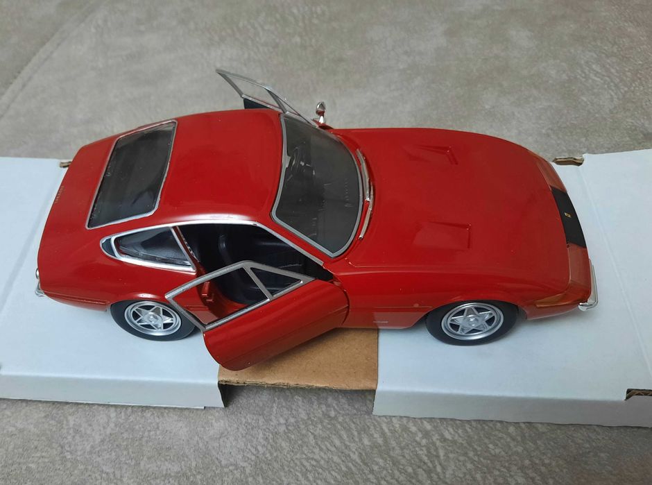 Машинка коллекционная модель