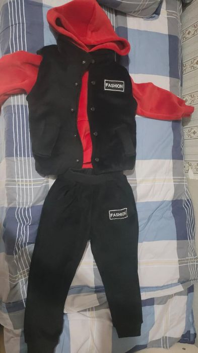 Продам  тройку для мальчика