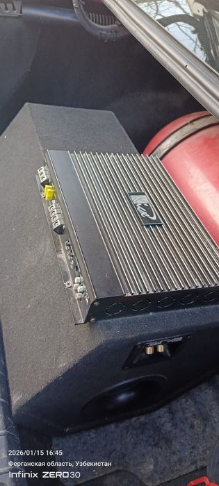 Сабвуфер с усилителем в хорошем состоянии без дефектов