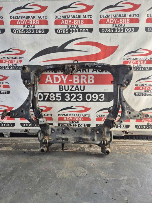 Punte spate / Cadru motor Kia Ceed 1.6 crdi 2009