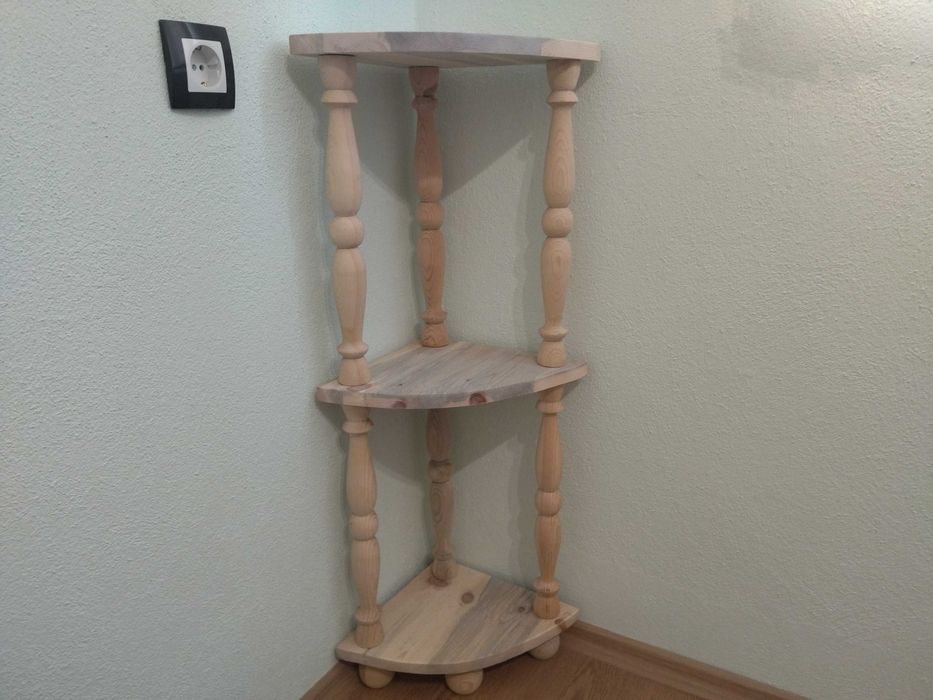 Ретро ъглова етажерка със струговани орнаменти ( НАТУРАЛНА ) !