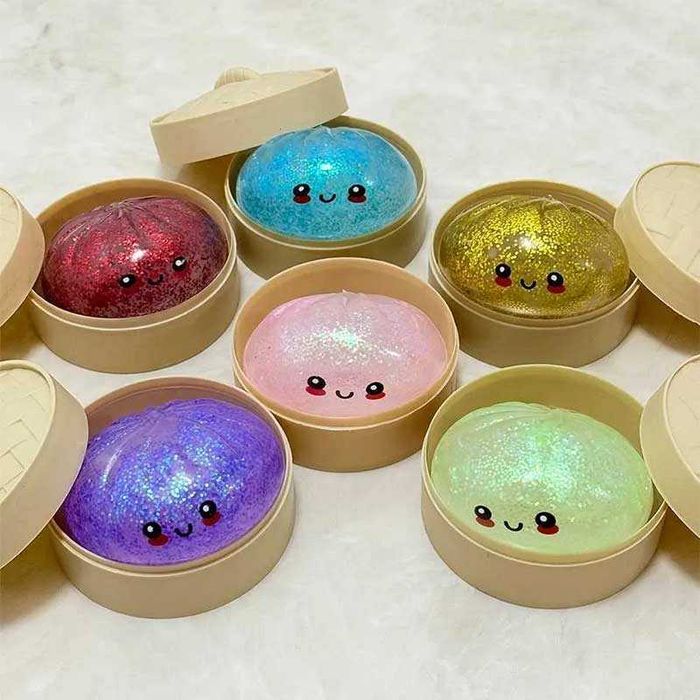 Гумена антистрес играчка Squishy Bun Dumpling с брокат 10 x 5 см