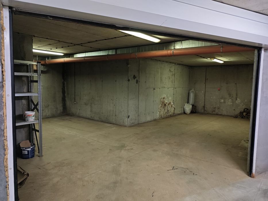 Дава се под наем Гараж / Паркомясто в София, м-т Гърдова глава - 58 кв.м за 298.86 € - Снимка #1