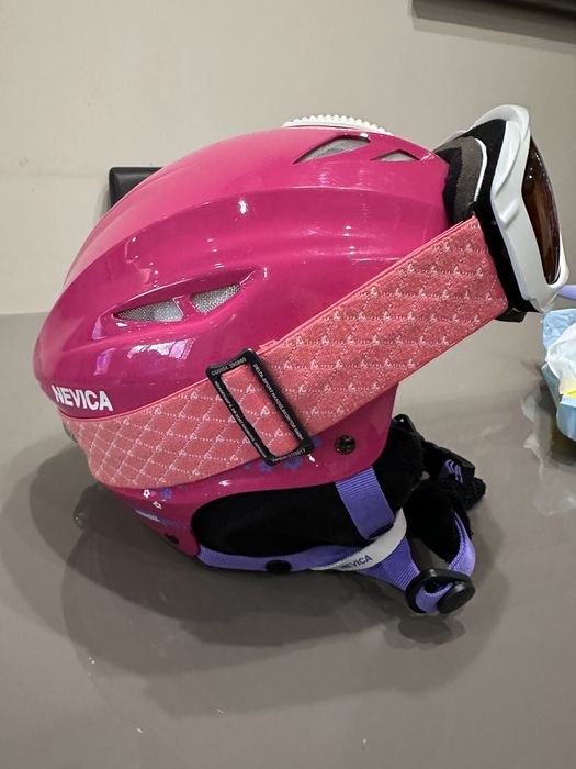 Ски каска със ски очила