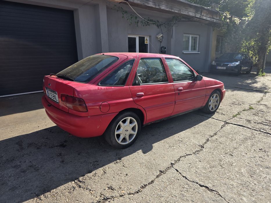 FORD Escort 1996 — imagine 2