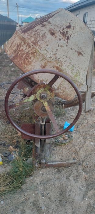 Советский бетономешалка