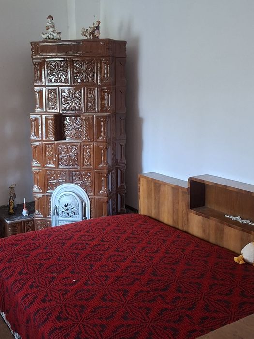 Vând casă în Bărbătești, Vâlcea – curte generoasă + utilități + Fanar