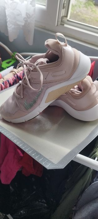 Дамски маратонки Nike