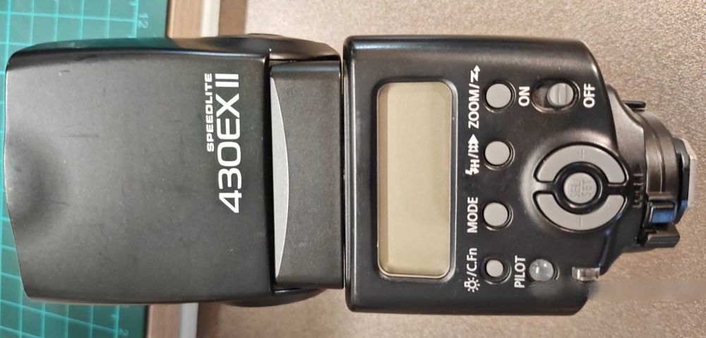 Canon M50 KIT cu obiectiv 18–150mm + accesorii