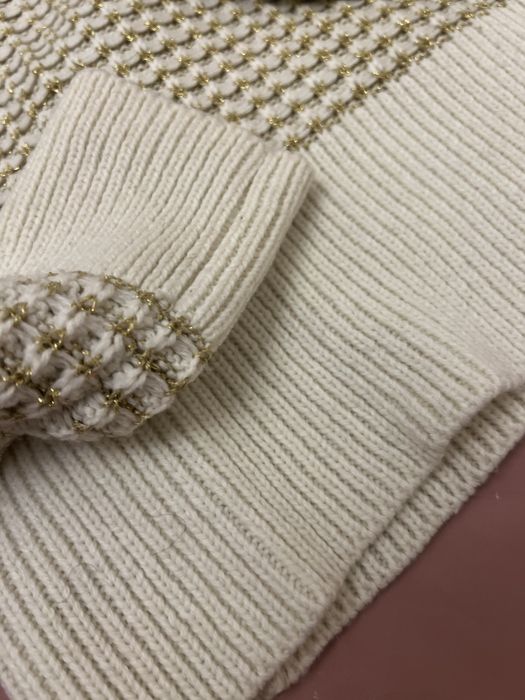 Нежный свитер от guess