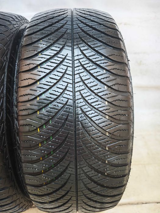 Anvelope 215/55/17 an 2022 all season M+S GOODYEAR Vector 4 Seasons fabricate in Franta