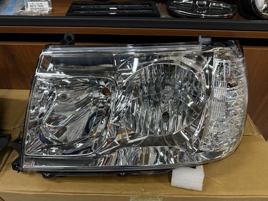 Фары на Toyota Land Cruiser 100