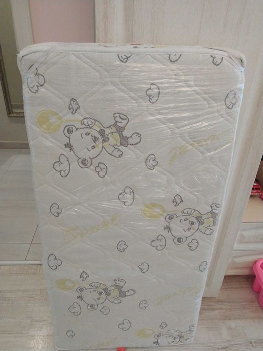 Матрак за бебешка кошара или легло