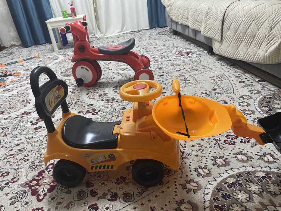 Машина экскаватор