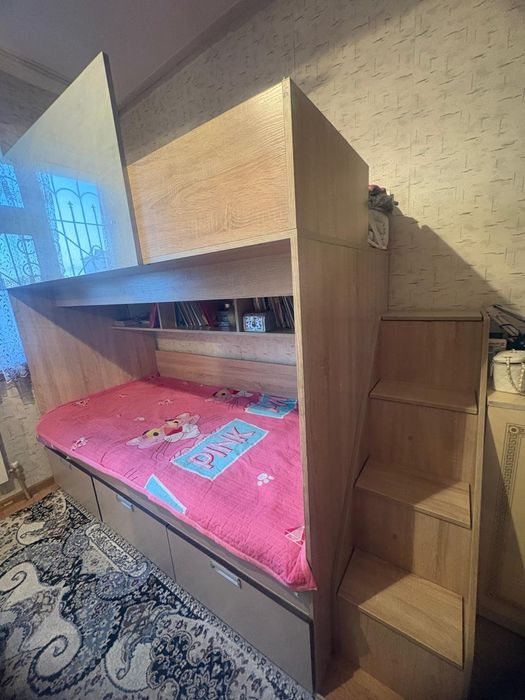 Двухяросный кровать