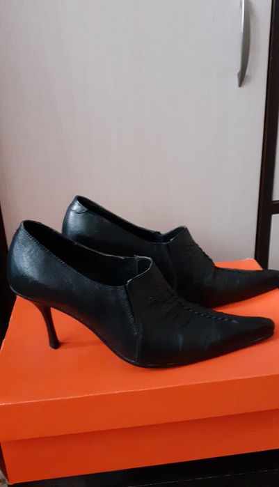 Дамски обувки от естествена кожа - размер 40