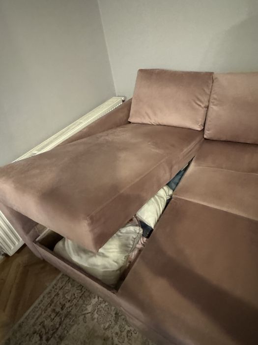 Диван и столове от промазана материя и кухненска маса