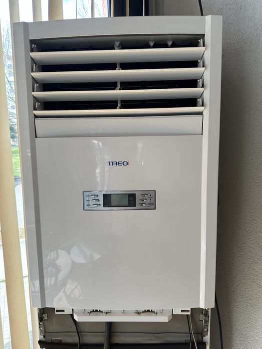 Колонен климатик 24