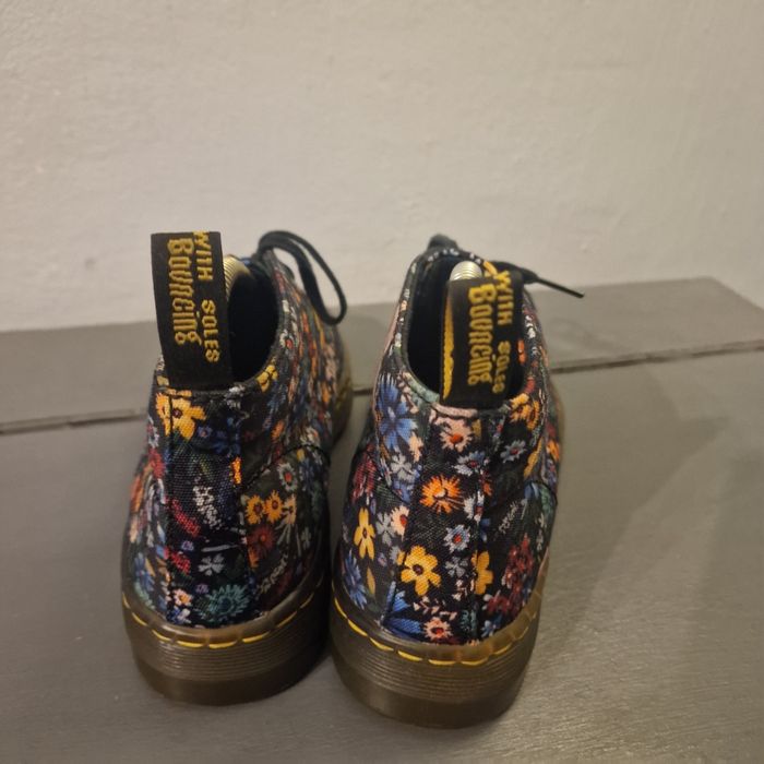 DR.MARTENS  номер 37 !Цветни и пъстри  ,в отлично състоянии