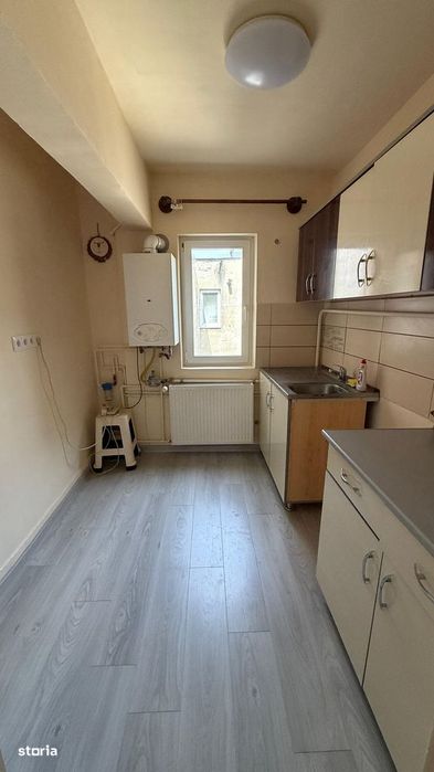 Apartament cu 3 camere decomandate, complet renovat,ultracentral Carei