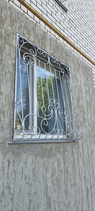 Решотки на окна.