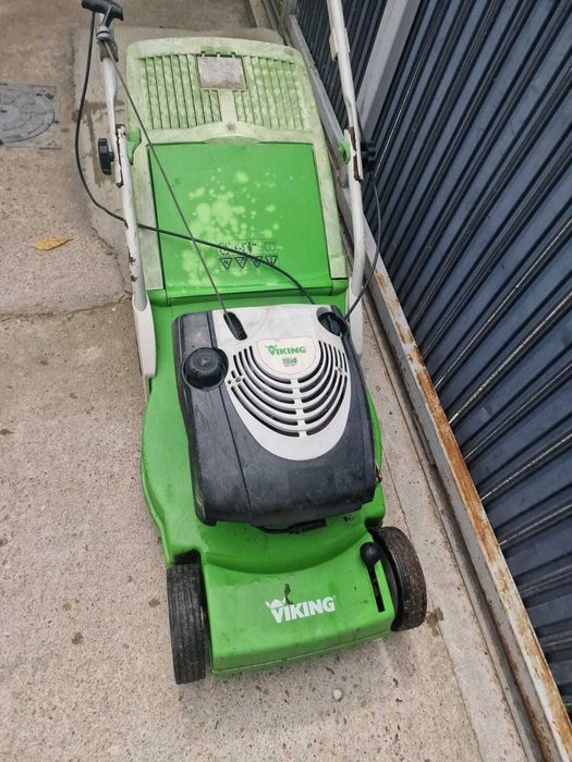 Masina de tuns gazon 4cp +tractiune stare buna Briggs VIKING