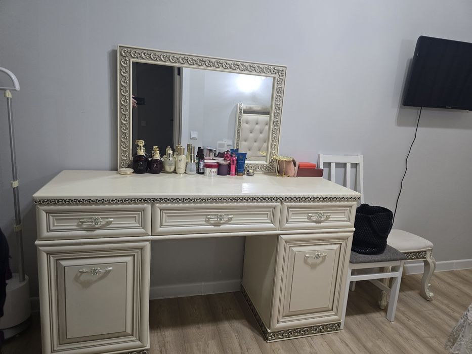 Спальный гарнитур б/у