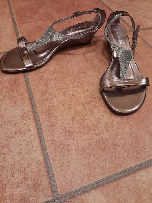 Продавам обувки внос от Великобритания