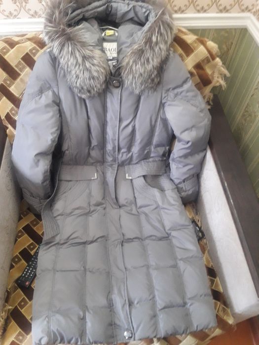 Продаю зимнее пальто пуховик