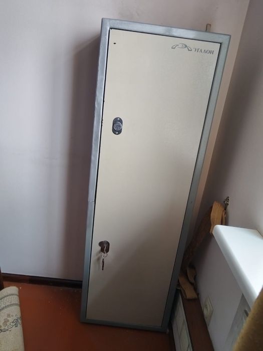 Металлический сейф