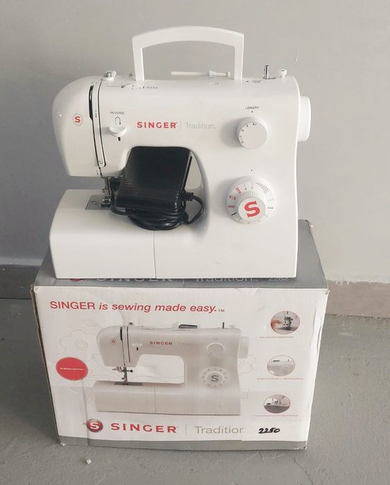 Masina cusut singer traditior Model 2250