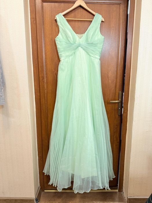 Продавам официални рокли