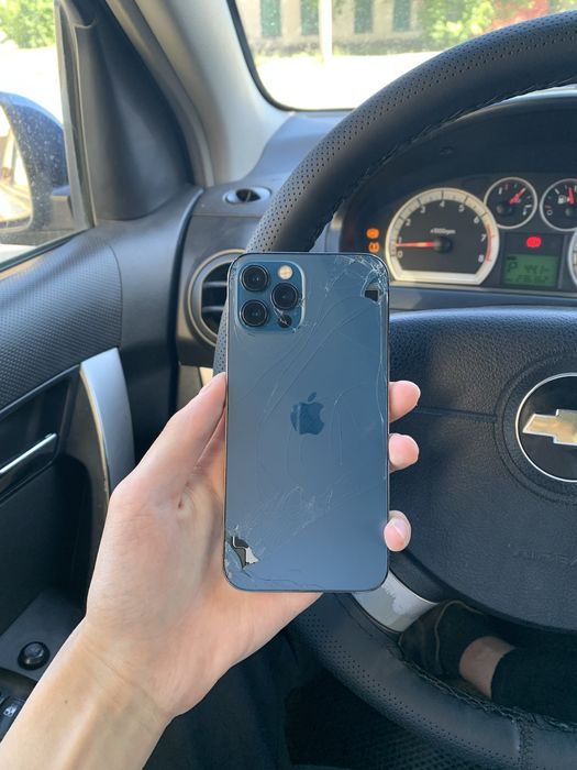 Продам Айфон 12 Pro 256gb