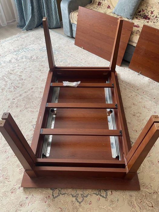 Гостиный стол зал