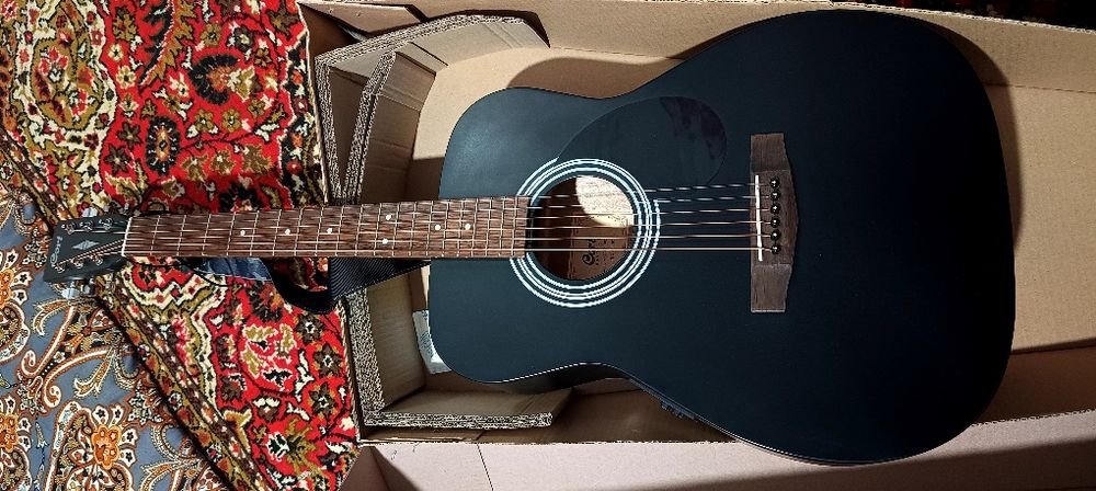 Гитара сотилади янги