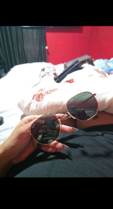 Vand ochelari ray.ban noi