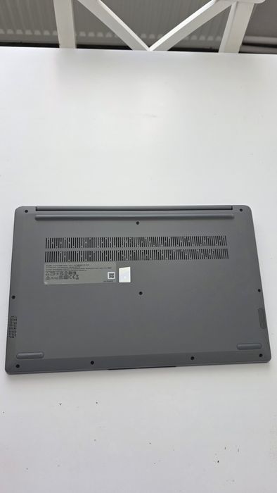 Lenovo IdeaPad 1 15ALC7 Ryzen 7 5700U  16 gb rami Amd Radeon Graphic 2 gb!