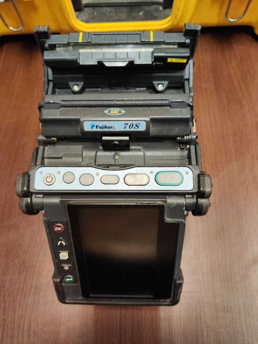 Продава се сплайсер Fujikura FSM-70s