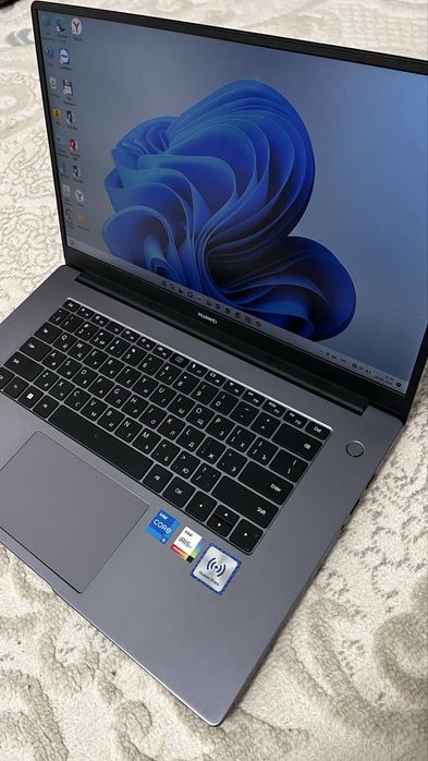 Ноутбук (huawei matebook d15)
