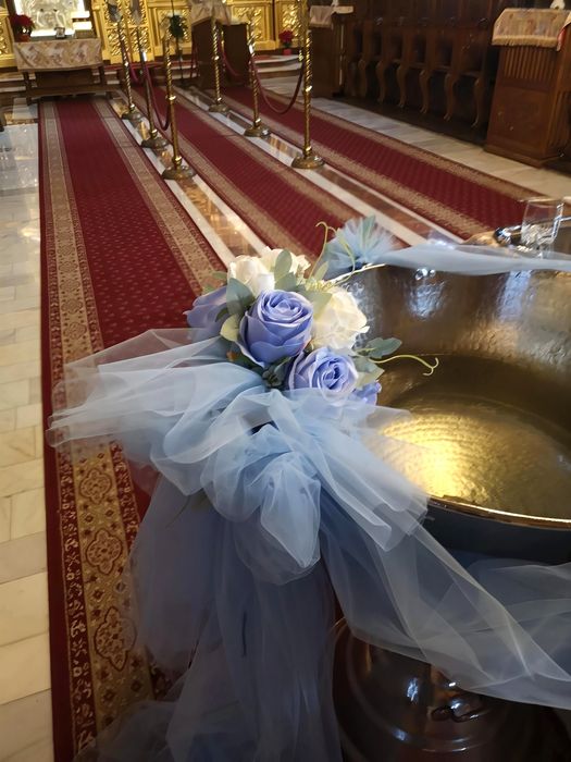 Decor flori cristelnita aranjament  botez băiat - închiriat