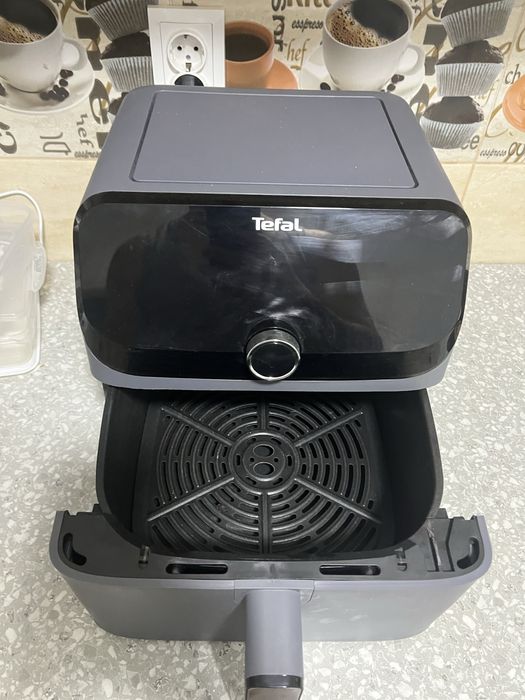 Friteuza cu aer cald Tefal Easy Fry Mega in garantie