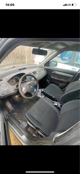 Suzuki Swift на части