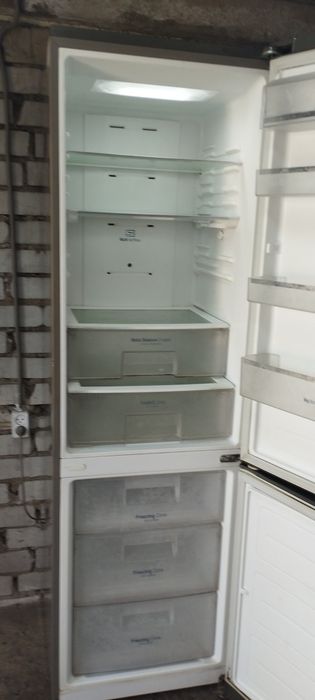 Продам холодильник лж