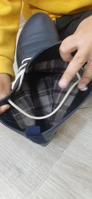 Продам демисезонный ботинка