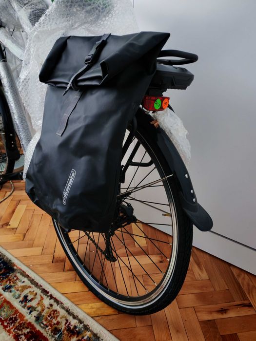 Чанта/Раница/Дисаги за вело-багажник с вграден дъждобран - 17л.